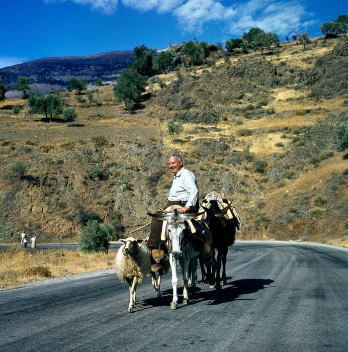 Oι άνθρωποι, τα χωριά, οι μονές και τα λιμάνια της Κρήτης του '70