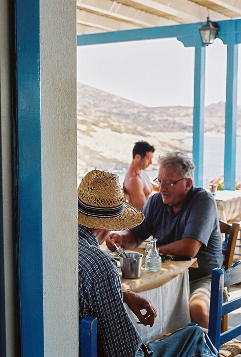 Τα μπιφτέκια που κάνουν κόσμο να επιστρέφει στη Δονούσα