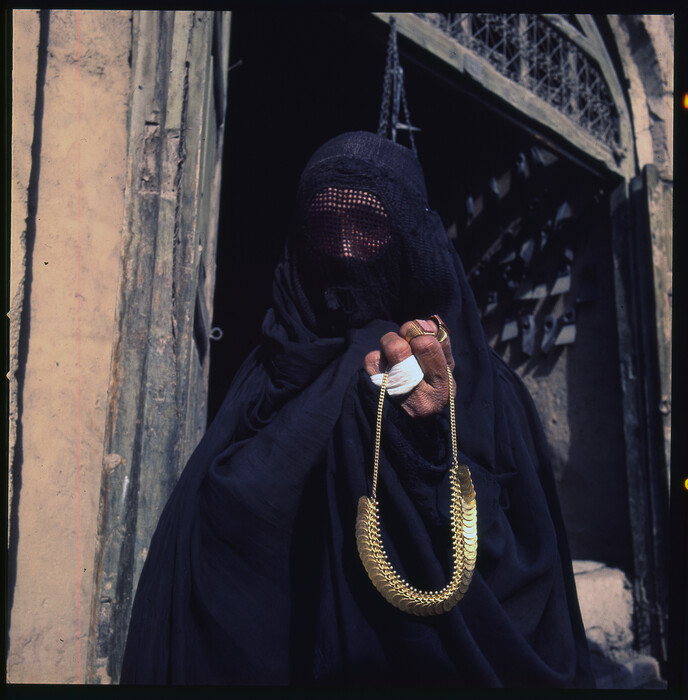Η Ελένη Μυλωνά φωτογραφίζει το Αφγανιστάν σε ένα ταξίδι της το 1971 και αφηγείται μια περιπέτεια ζωής