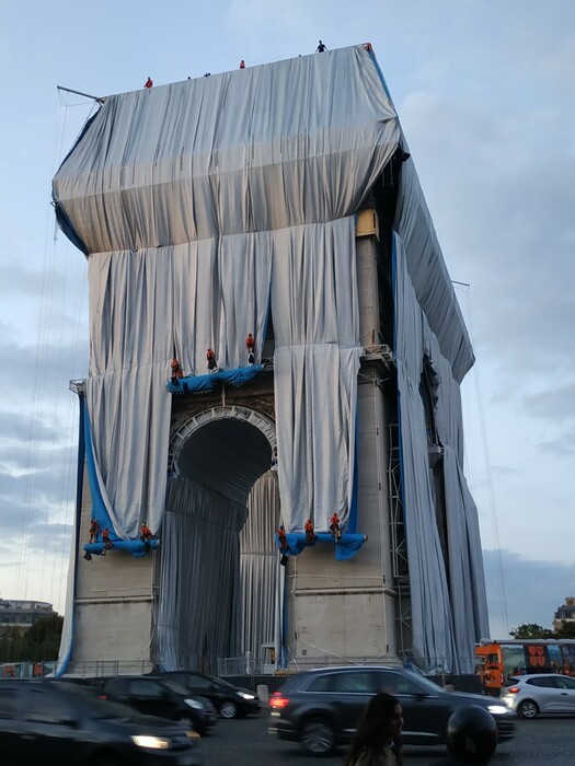 L'Arc de Triomphe, Wrapped