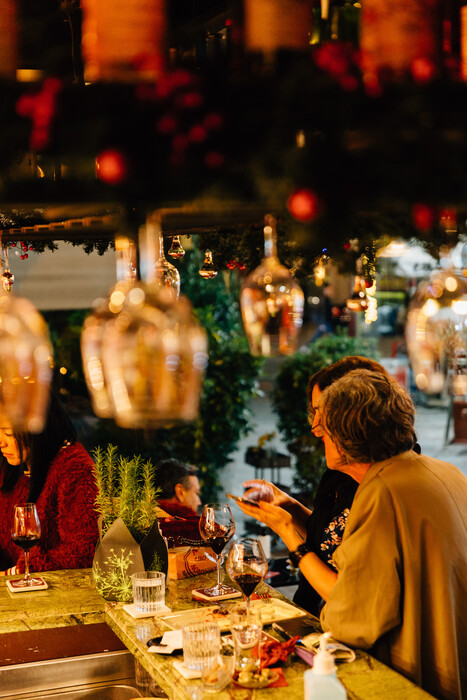 10 χρόνια Ηeteroclito: Το wine bar του κέντρου που μας έμαθε τι πάει να πει φυσικό κρασι