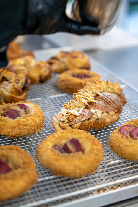 Holy Llama: Το πρώτο vegan bakery της Αθήνας μόλις άρχισε να ξεφουρνίζει κρουασάν και babka 