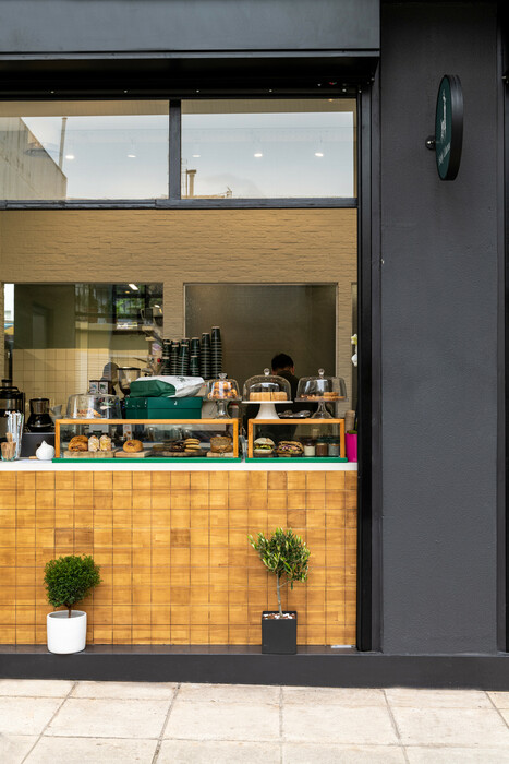 Holy Llama: Το πρώτο vegan bakery της Αθήνας μόλις άρχισε να ξεφουρνίζει κρουασάν και babka