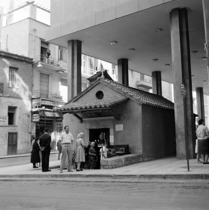 Η ζωή στους δρόμους της Αθήνας το 1964