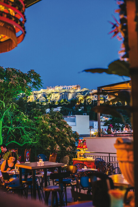 22 μέρη στην Αθήνα που αποθεώνουν την πιο χαλαρή γαστρονομική συνήθεια
