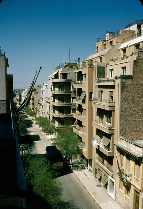 Bόλτα στο Κολωνάκι του 1952