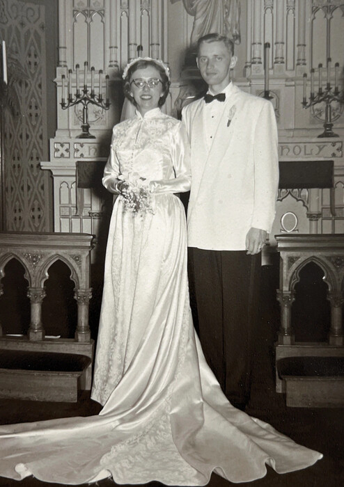 1 dress, 8 weddings: Brides in this family have worn the same gown for 72 years