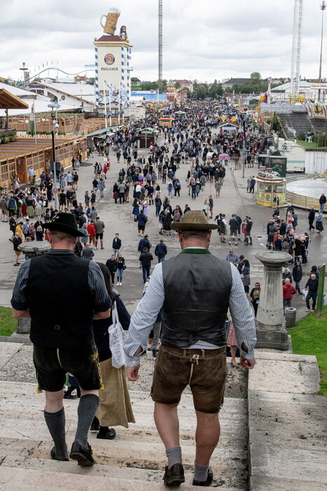 Επέστρεψε το Oktoberfest- Άνοιξε τις πύλες του, έπειτα από δύο χρόνια απουσίας