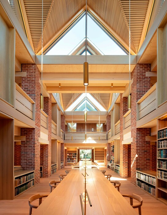 RIBA Stirling 2022 στη νέα βιβλιοθήκη του Magdalene College στο Κέμπριτζ