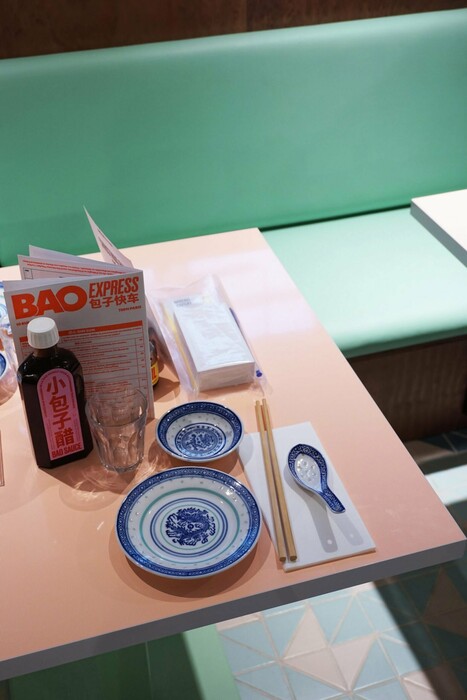 Ένα παρισινό εστιατόριο μας συστήνει στη ρετρό κινέζικη αισθητική