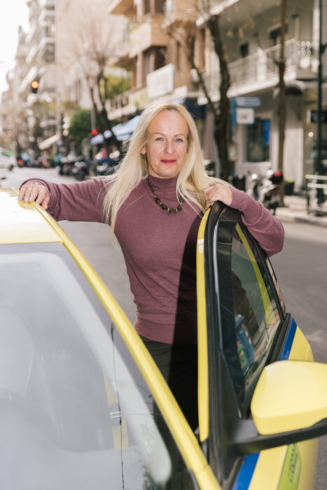 Η Χριστίνα Μεσσάρη είναι επαγγελματίας οδηγός ταξί
