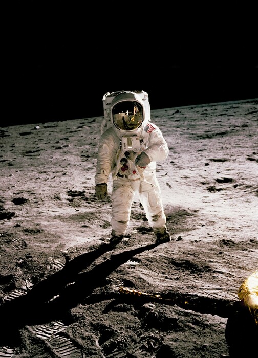 Άνθρωπος στο φεγγάρι – Πόσο έτοιμοι είμαστε για την εποχή του «σεληνιακού τουρισμού»;