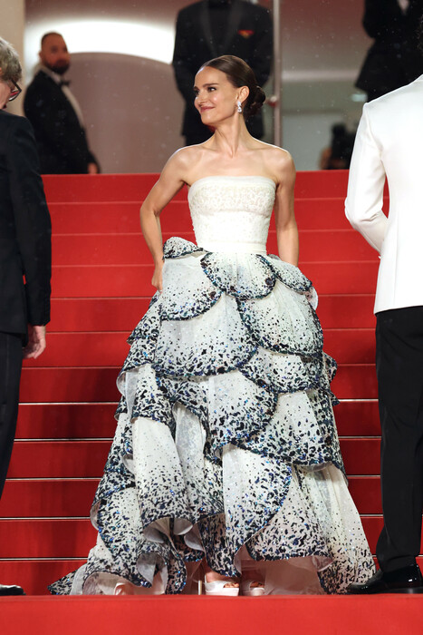 Η Νάταλι Πόρτμαν με εκθαμβωτικό Dior στο Φεστιβάλ Καννών 