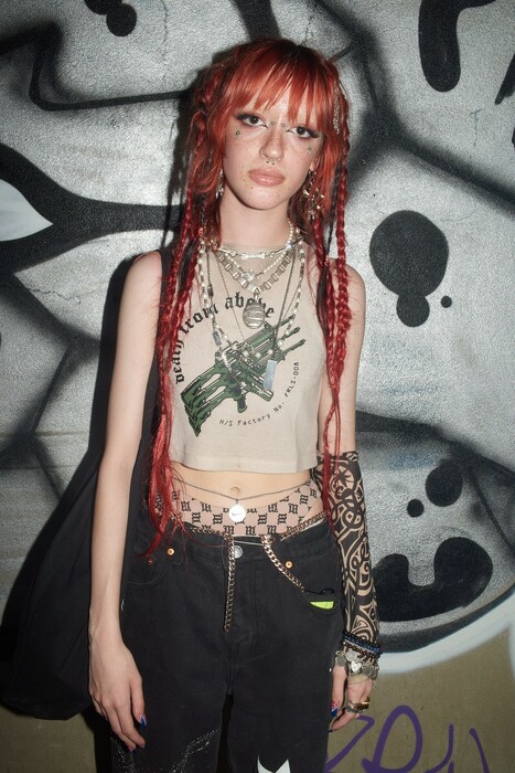 Μέσα στην ιδρωμένη φρενίτιδα των παράνομων raves