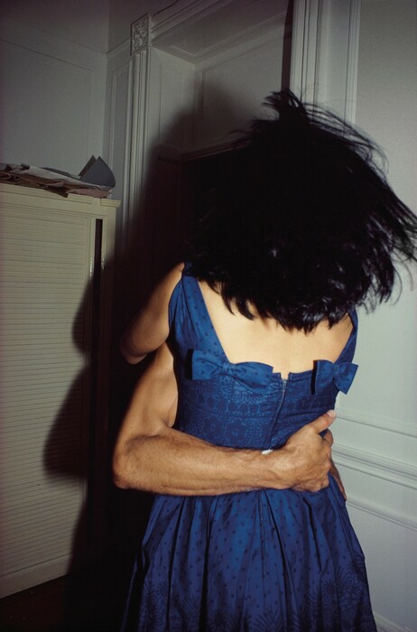 Η Nan Goldin επιστρέφει στην πηγή της 