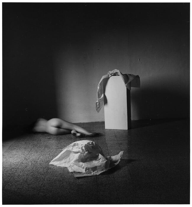 Francesca Woodman: Μια σύντομη ζωή, ένα έργο που επηρεάζει του καλλιτέχνες σήμερα, περισσότερο από ποτέ