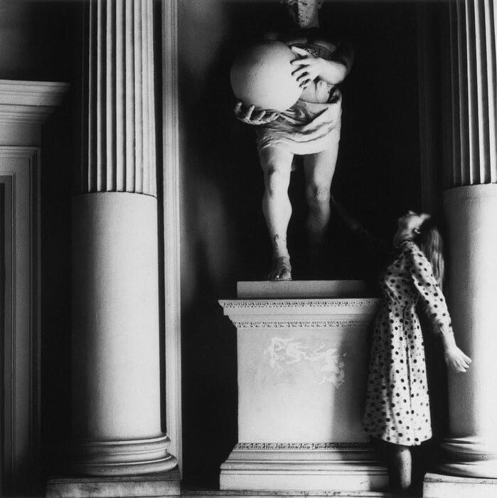 Francesca Woodman: Μια σύντομη ζωή, ένα έργο που επηρεάζει του καλλιτέχνες σήμερα, περισσότερο από ποτέ
