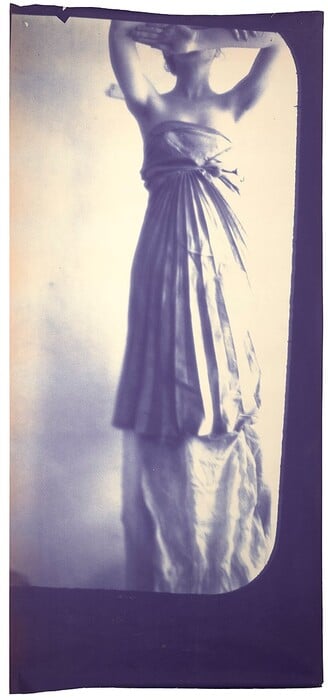 Francesca Woodman: Μια σύντομη ζωή, ένα έργο που επηρεάζει του καλλιτέχνες σήμερα, περισσότερο από ποτέ