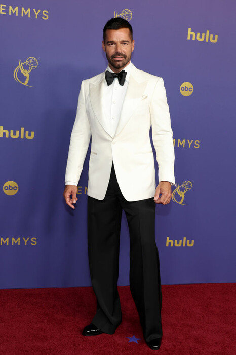Emmy 2024: Old Hollywood glam και 70s κοστούμια στο κόκκινο χαλί