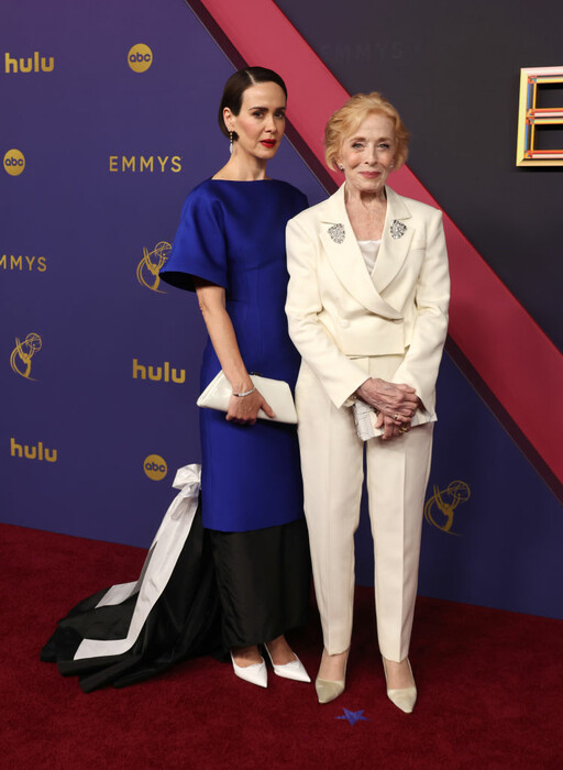 Emmy 2024: Old Hollywood glam και 70s κοστούμια στο κόκκινο χαλί