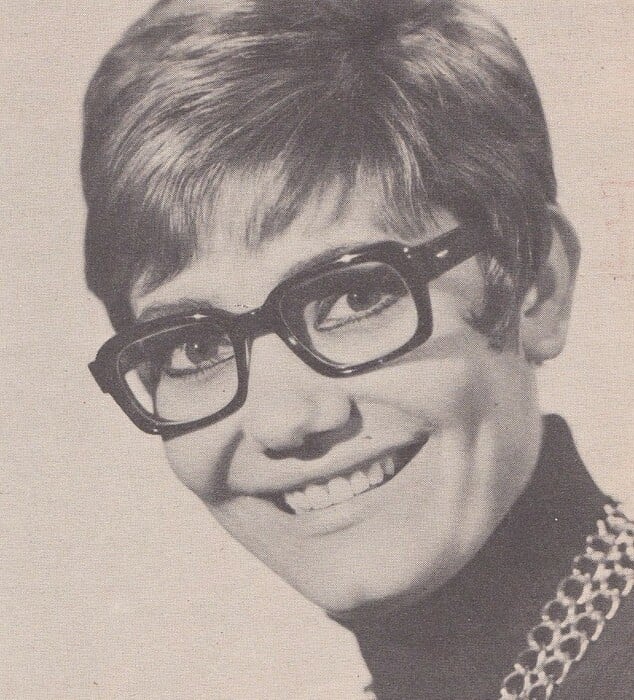 Μαρινέλλα: Η μεγάλη Κυρία του ελληνικού τραγουδιού στη σχεδόν 70χρονη καλλιτεχνική διαδρομή της