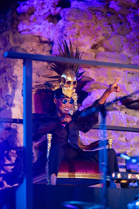 ΕΠΕΞ Ευτυχώς που υπάρχει και η Grace Jones