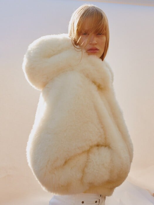 Collection D: H νέα συλλογή της Phoebe Philo προοιωνίζεται τη μεγάλη επιστροφή της Couture στη μόδα