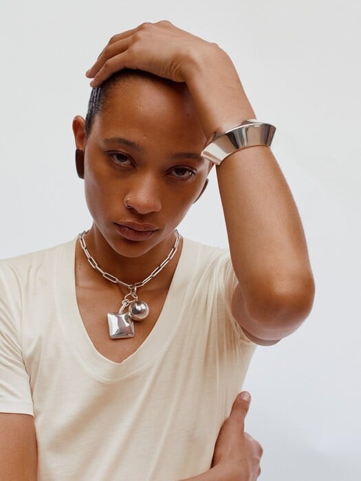 Collection D: H νέα συλλογή της Phoebe Philo προοιωνίζεται τη μεγάλη επιστροφή της Couture στη μόδα