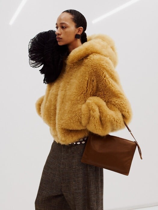 Collection D: H νέα συλλογή της Phoebe Philo προοιωνίζεται τη μεγάλη επιστροφή της Couture στη μόδα