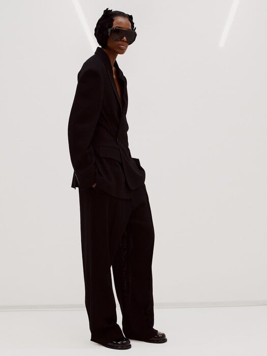 Collection D: H νέα συλλογή της Phoebe Philo προοιωνίζεται τη μεγάλη επιστροφή της Couture στη μόδα