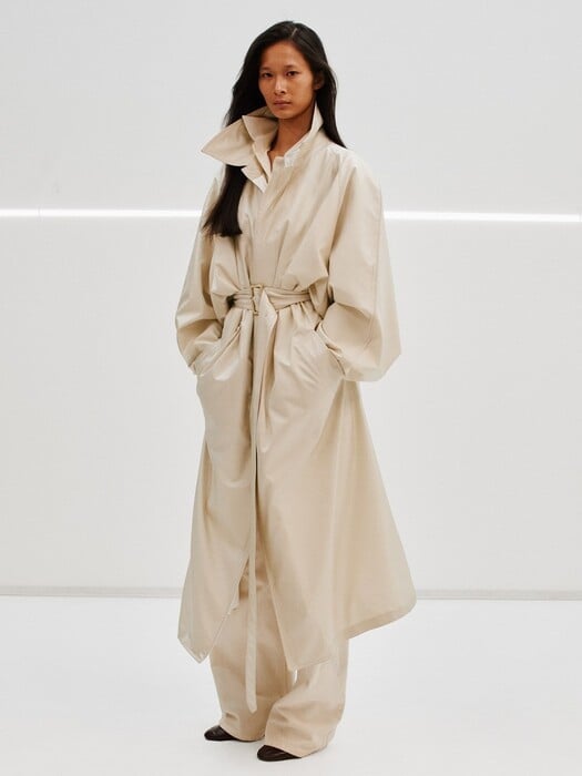 Collection D: H νέα συλλογή της Phoebe Philo προοιωνίζεται τη μεγάλη επιστροφή της Couture στη μόδα