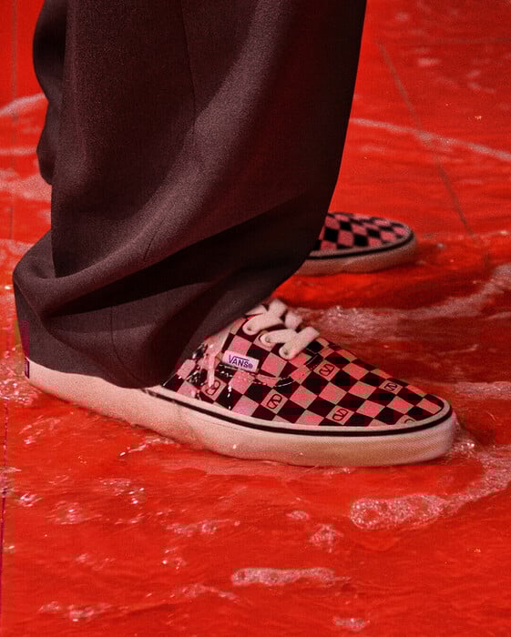 Valentino Garavani x Vans: Η συνεργασία που ενώνει την υψηλή ραπτική με το skate DNA