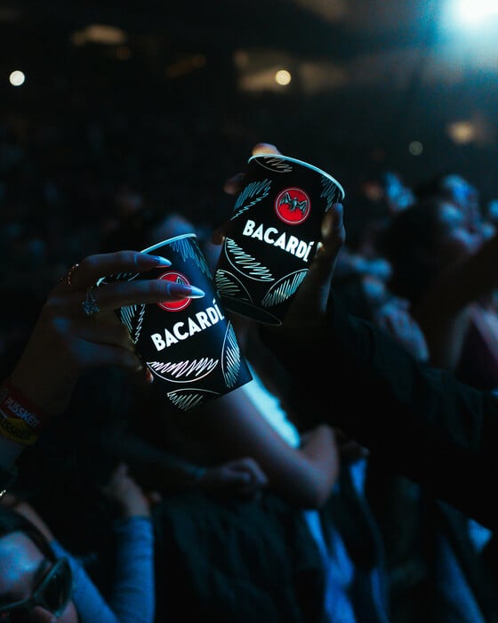 Μια νύχτα «10 με Τόνο»: Το Saskeptism Festival στο ρυθμό του Bacardi