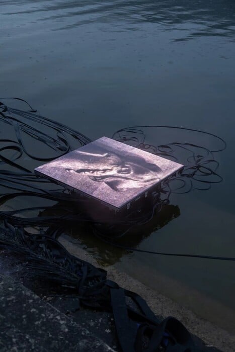 Η Κατερίνα Κομιανού καταγράφει με μοναδικό τρόπο την πόλη, τα αισθήματα και τις αλλαγές της