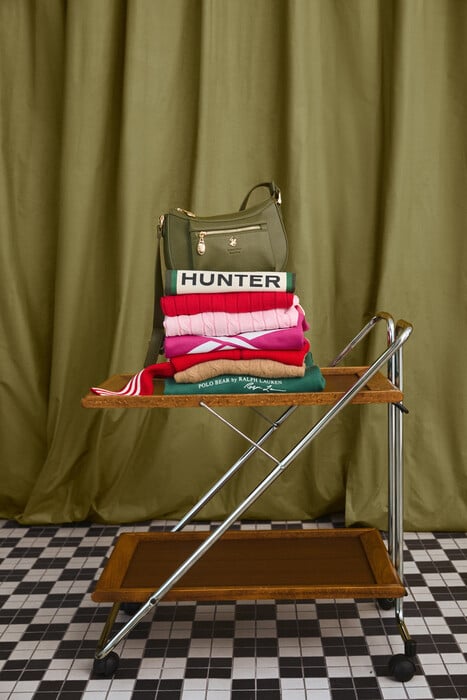 Μια νέα εποχή, μια νέα ιστορία: Η MODIVO παρουσιάζει την καμπάνια Φθινόπωρο/Χειμώνας 2025