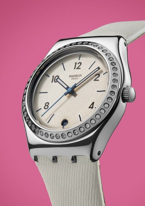 Η νέα εορταστική συλλογή της Swatch ενσαρκώνει το πνεύμα των γιορτών