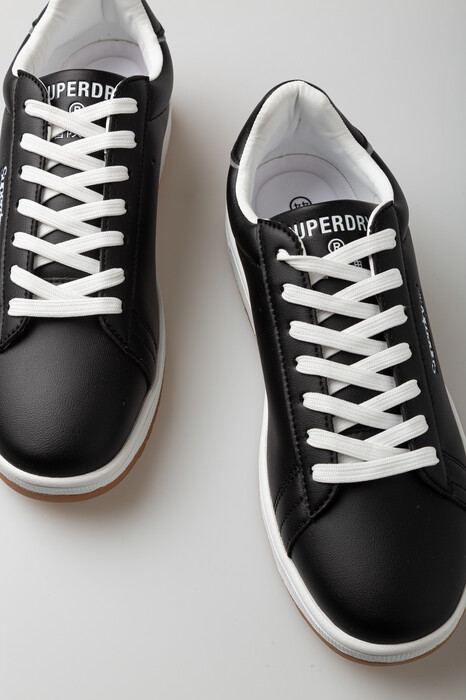 Superdry&Co: Η νέα συλλογή παπουτσιών FW25 κάνει level up στο street style σου 