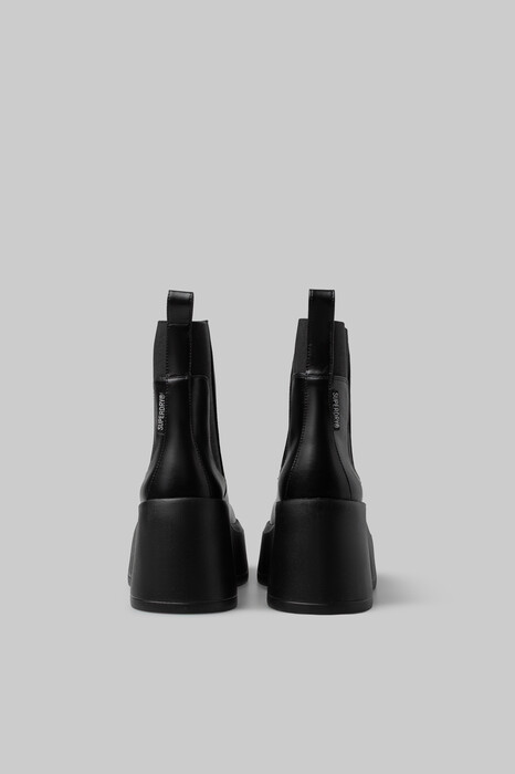 Superdry&Co: Η νέα συλλογή παπουτσιών FW25 κάνει level up στο street style σου 