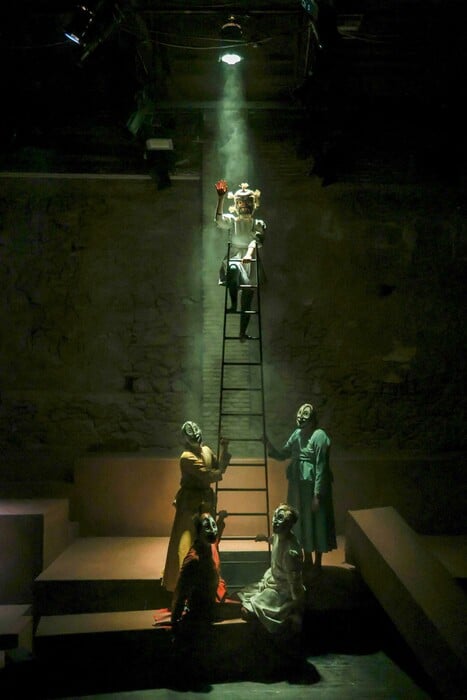 Το πλατωνικό Συμπόσιο στη χώρα των νεκροζωντανών