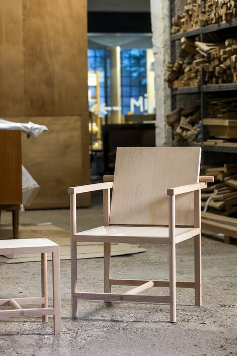 Μια επιπλοποιία ενός και πλέον αιώνα συνδέεται με τη σύγχρονη τέχνη 