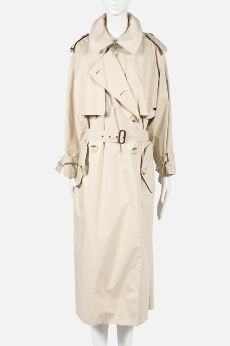 Farida Khelfa: Η Σταχτοπούτα της γαλλικής μόδας βγάζει στο σφυρί το παρελθόν της σε μια δημοπρασία-έκπληξη