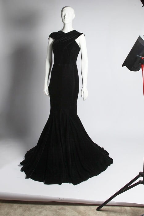 Farida Khelfa: Η Σταχτοπούτα της γαλλικής μόδας βγάζει στο σφυρί το παρελθόν της σε μια δημοπρασία-έκπληξη