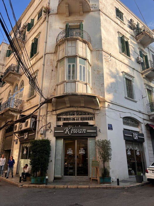 Tαξίδι στην εμπόλεμη Βηρυτό: Χαμπίμπι – κι ας πετούν από πάνω μας τα drones