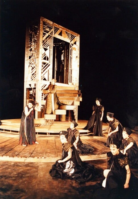 Ένα λεξικό για τη σκηνογραφία και το θέατρο από έναν σπουδαίο σκηνογράφο