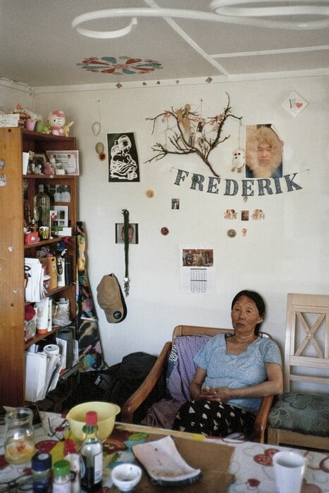 ΕΠΕΞ Τρυφερά πορτρέτα της καθημερινής ζωής από έναν Γροιλανδό φωτογράφο 