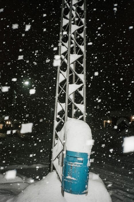 ΕΠΕΞ Τρυφερά πορτρέτα της καθημερινής ζωής από έναν Γροιλανδό φωτογράφο 