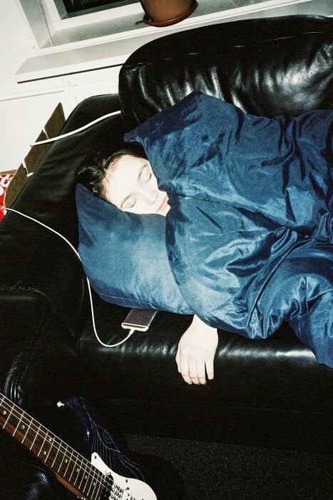 ΕΠΕΞ Τρυφερά πορτρέτα της καθημερινής ζωής από έναν Γροιλανδό φωτογράφο 