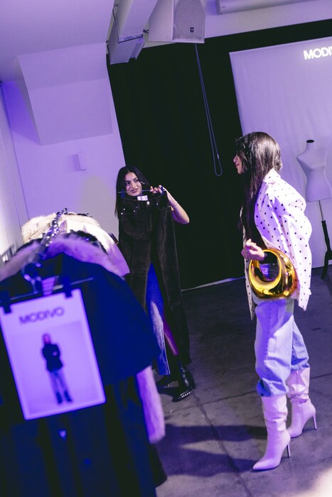 MODIVO & epapoutsia.gr παρουσιάζουν τις χειμερινές συλλογές 2025 μέσα από μια iconic εμπειρία Fashion Art Gallery