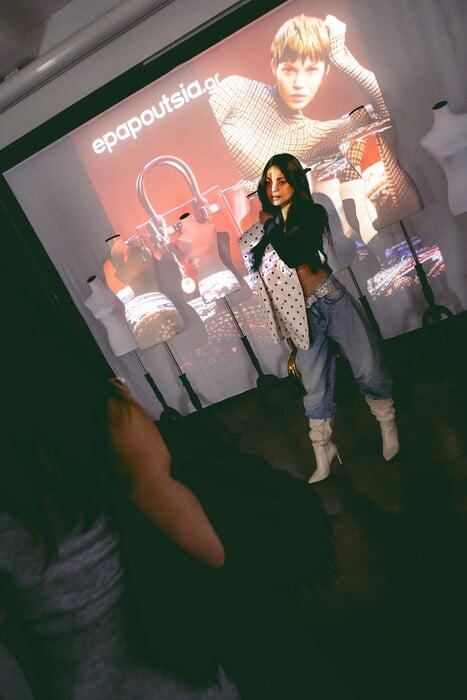 MODIVO & epapoutsia.gr παρουσιάζουν τις χειμερινές συλλογές 2025 μέσα από μια iconic εμπειρία Fashion Art Gallery