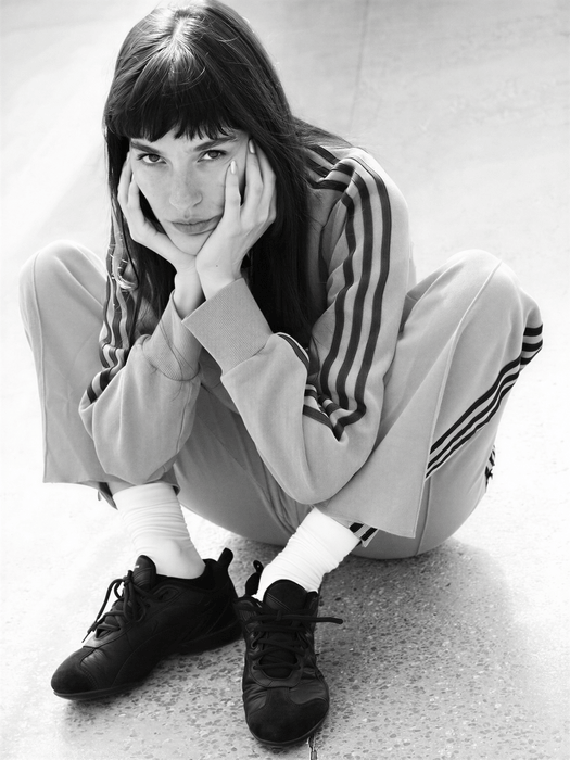 Η νέα γενιά της ελληνικής trap: Οι AI καλλιτέχνιδες που διερευνούν τα όρια ανάμεσα στο ανθρώπινο και το ψηφιακό